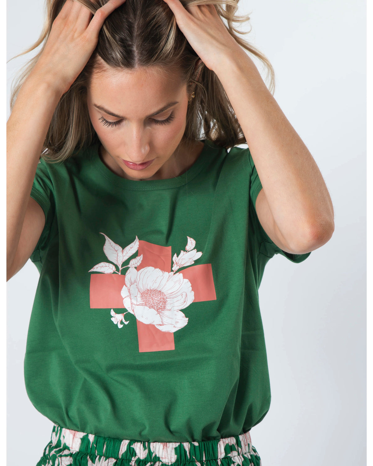 T Shirt Vintage Green Floral with Cross