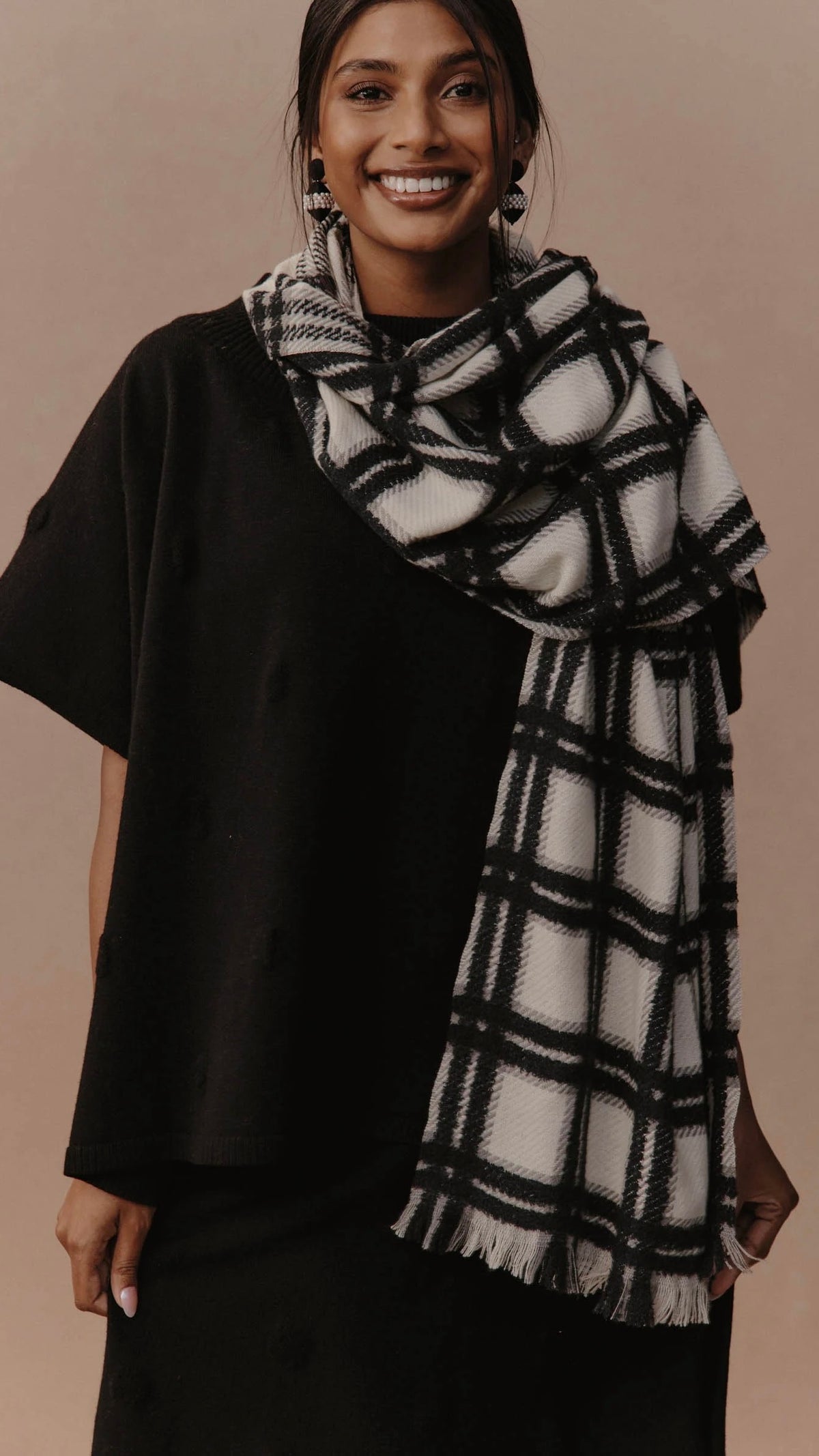 Masa Knit Poncho Black