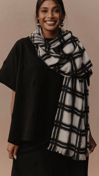 Masa Knit Poncho Black