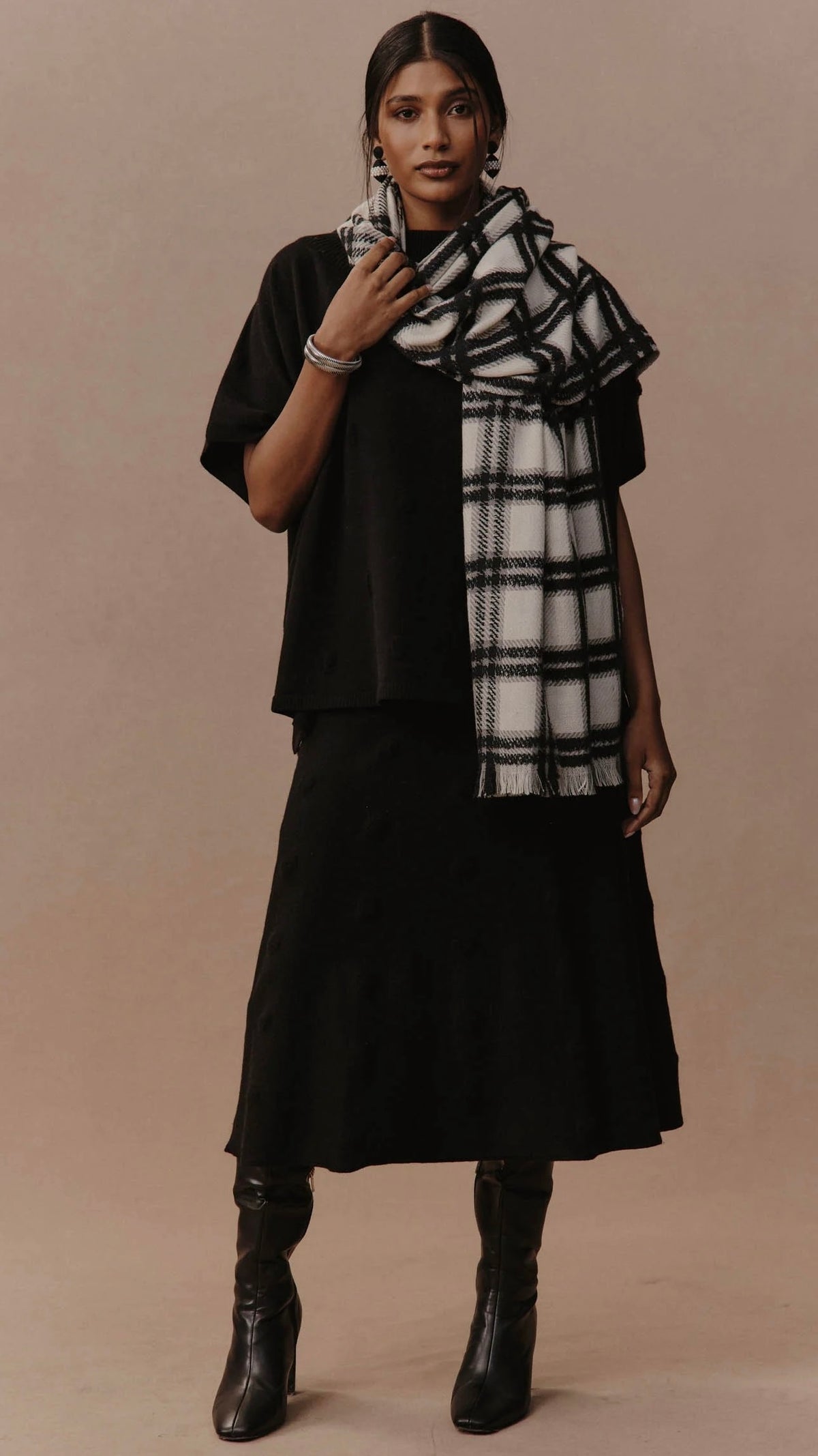 Masa Knit Poncho Black