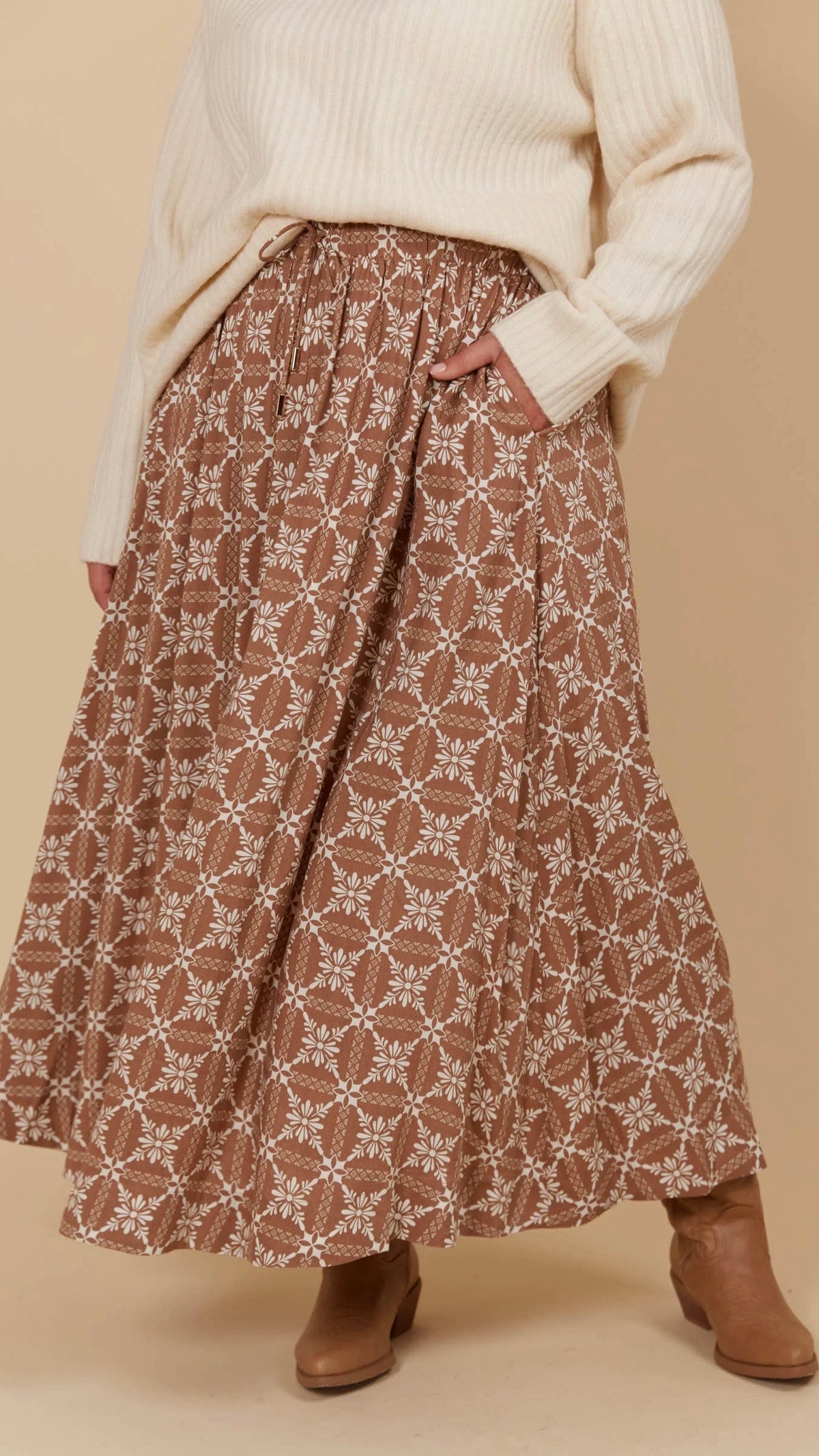 Venus Skirt Deity