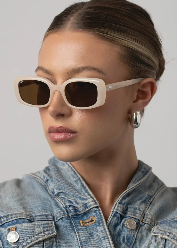 Otra Daisy Frosted Ivory/ Brown