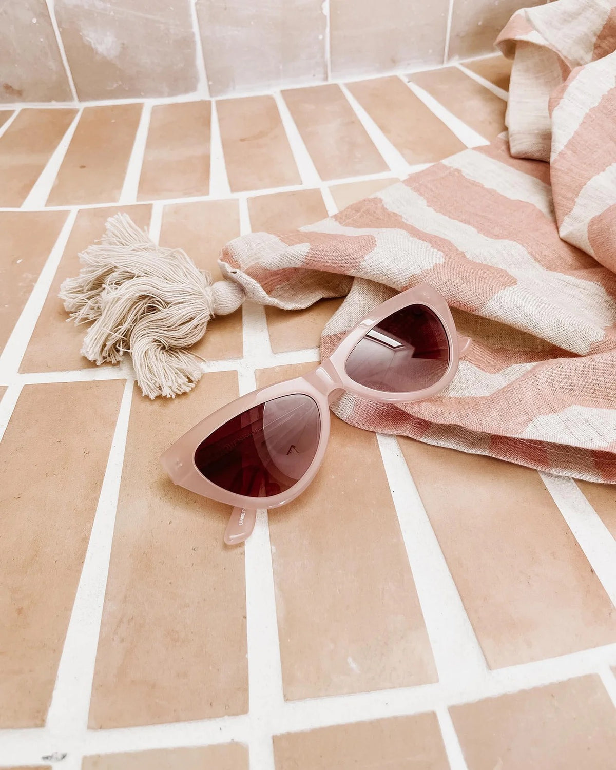 Louenhide - Sidney Sunglasses Pink