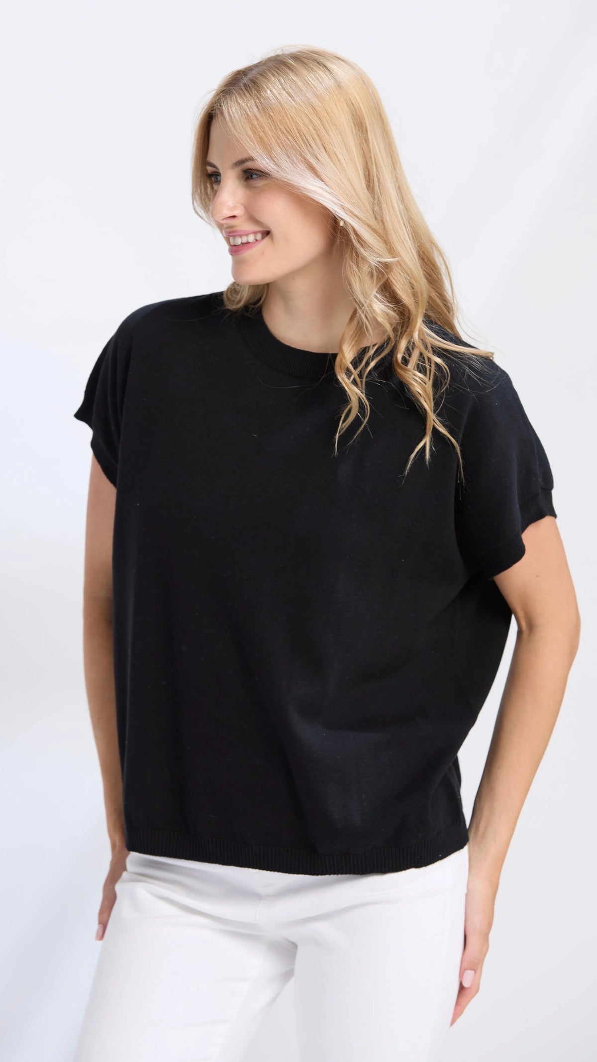 Gwen Tee Black