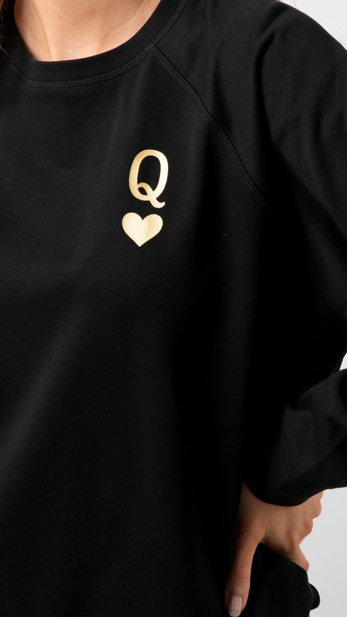 Everyday Sweater Queen of Hearts Black
