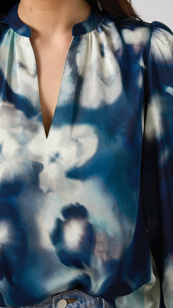 Cecily Top Navy Floral Blur