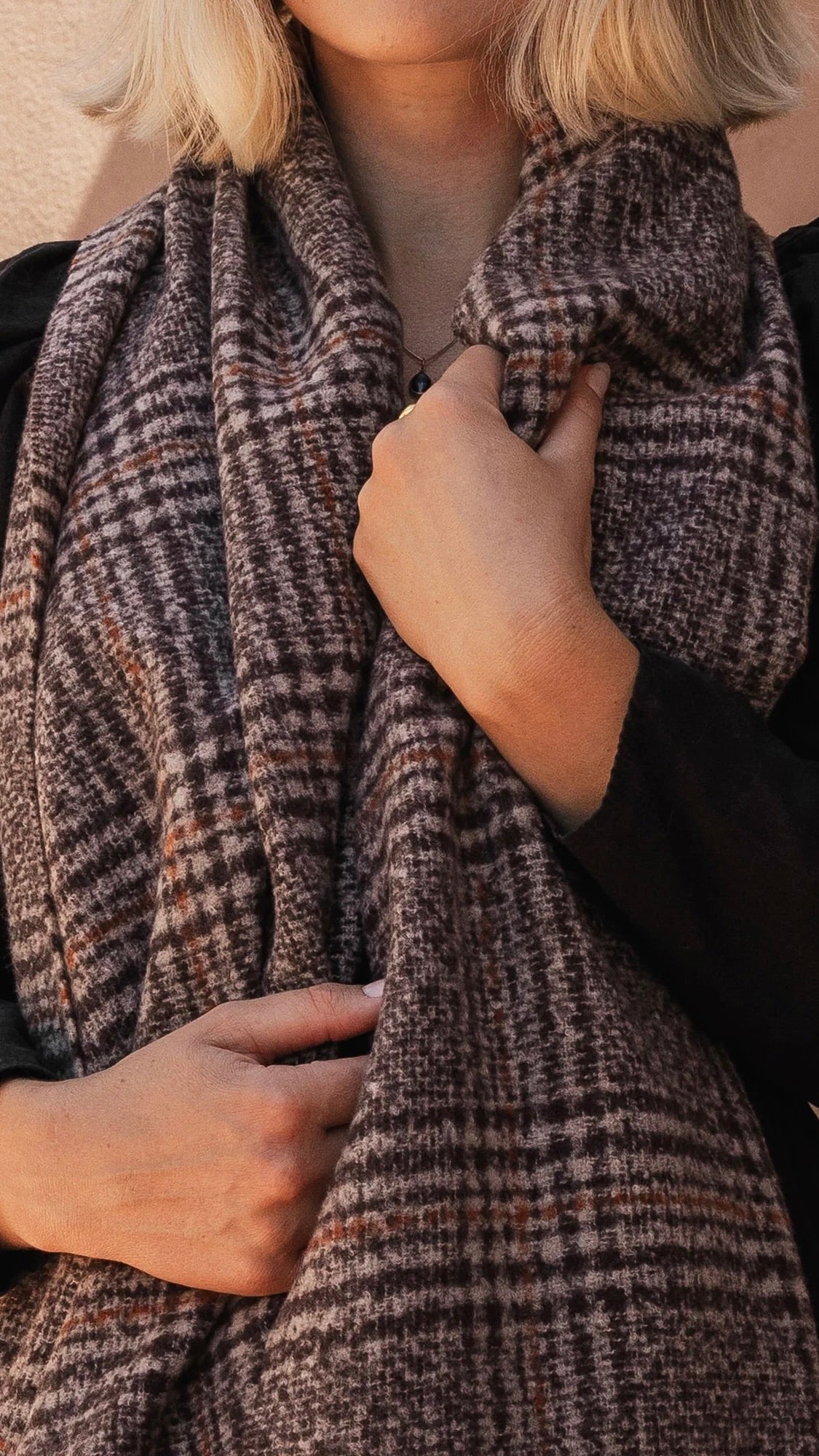 Cardiff Scarf Chocolate