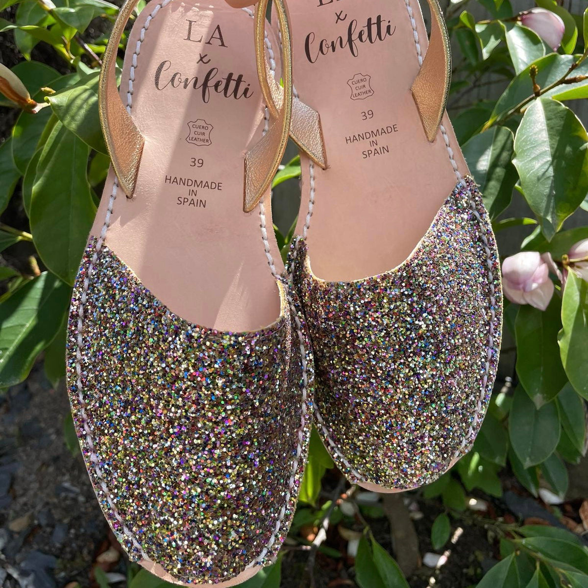 LA x Confetti Classic Avarcas Multi Gold Glitter