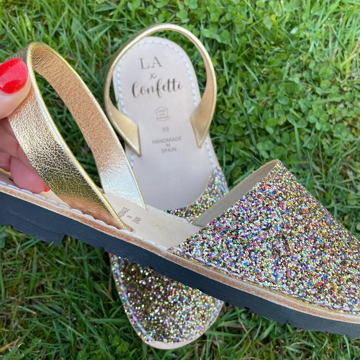 LA x Confetti Classic Avarcas Multi Gold Glitter