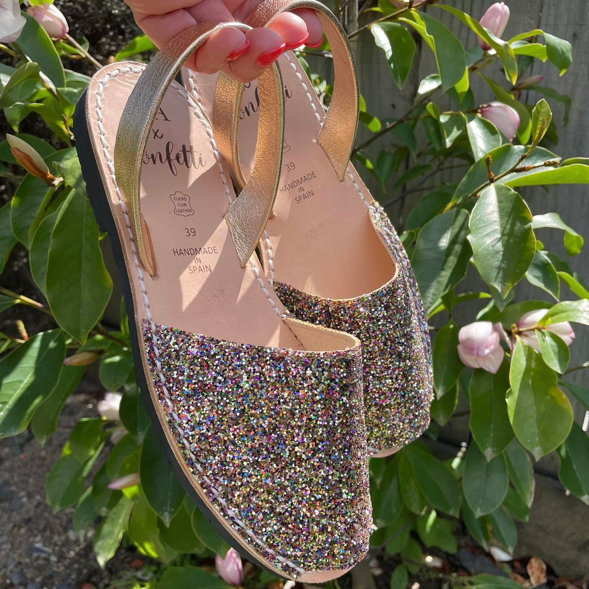 LA x Confetti Classic Avarcas Multi Gold Glitter