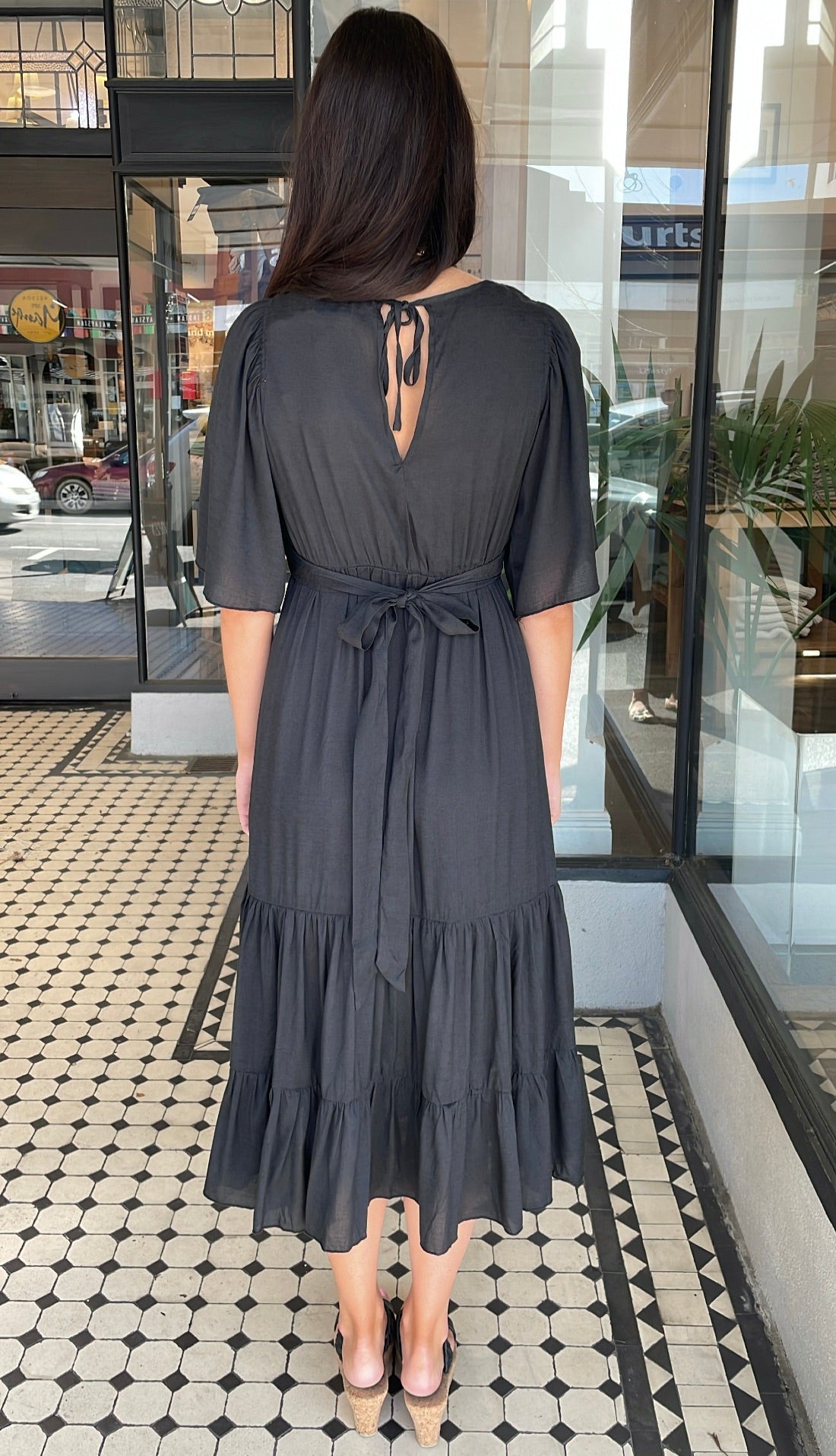 Tia V-Neck Tiered Midi Dress Black