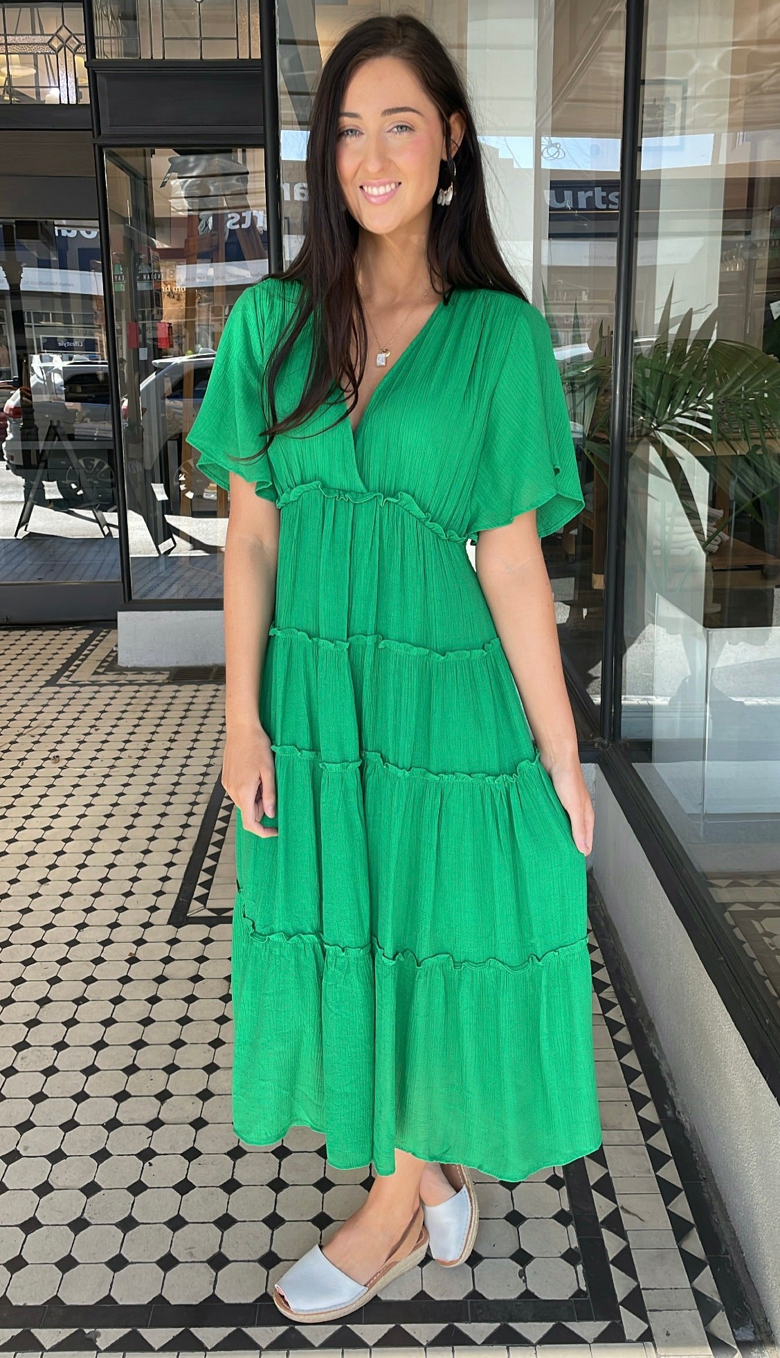 Val Textured Tiered Midi Dress Kelly Green