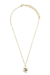 FMN104 Shell Pendant Necklace Gold