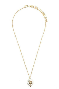 FMN104 Shell Pendant Necklace Gold