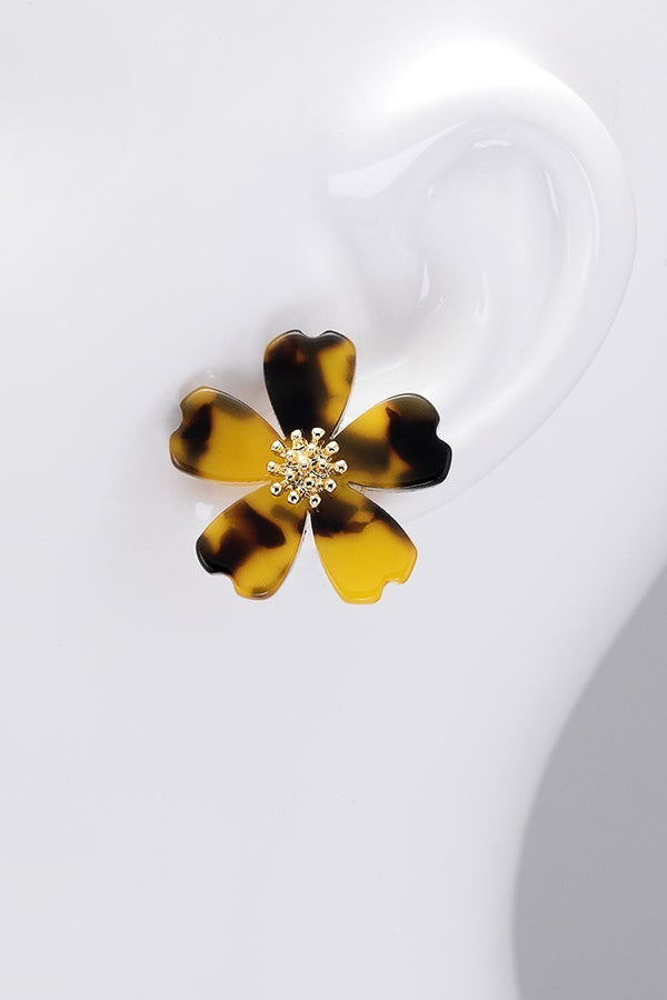 UBS032 Flower Studs White Tort